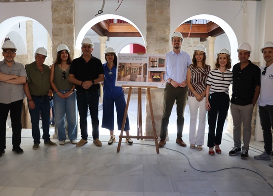 Con la futura sede del Centro de Interpretación Olivar y Aceite 