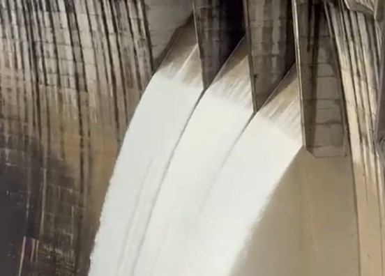 Desembalse de agua