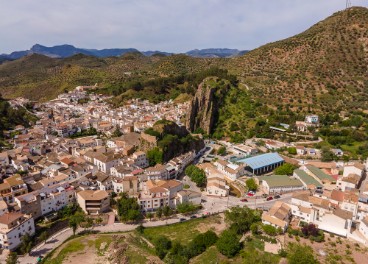 Vista aérea del municipio de Cambil.