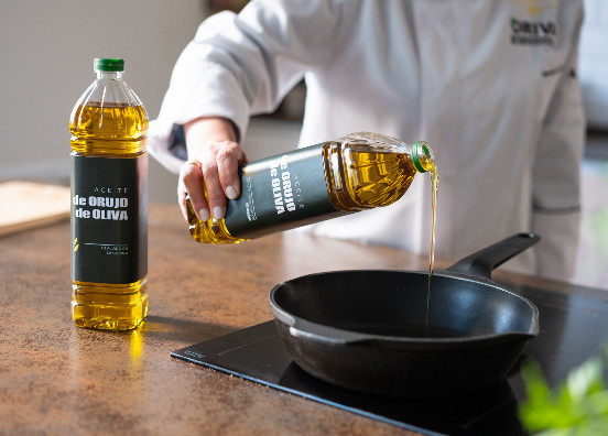 Aceite de orujo en la cocina Oriva