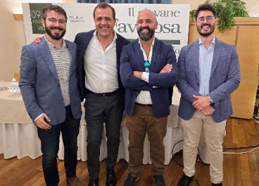 3 Equipo de BALAM Agriculture junto al Presidente de Oliveti d'Italia y organización del evento.