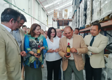 La consejera Carmen Crespo en las instalaciones de Oleoestepa.