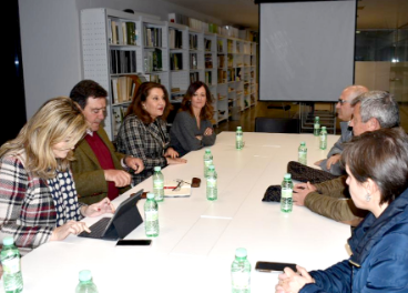 Reunión entre Carmen Crespo y los representantes de la Fundación de Productores de Aceite de Oliva de Jaén.