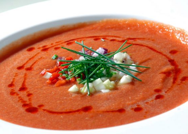 Numerosas recetas de la dieta mediterránea unifican el AOVE y el tomate.